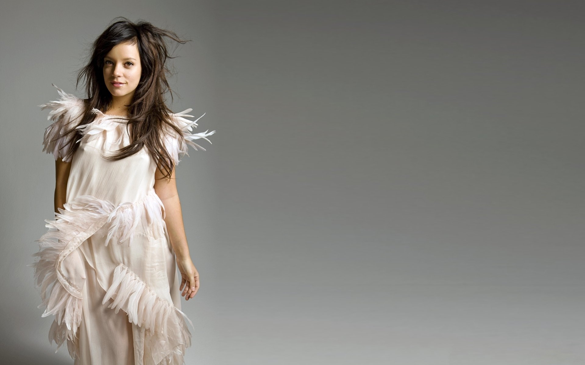 lily allen singer dress hair