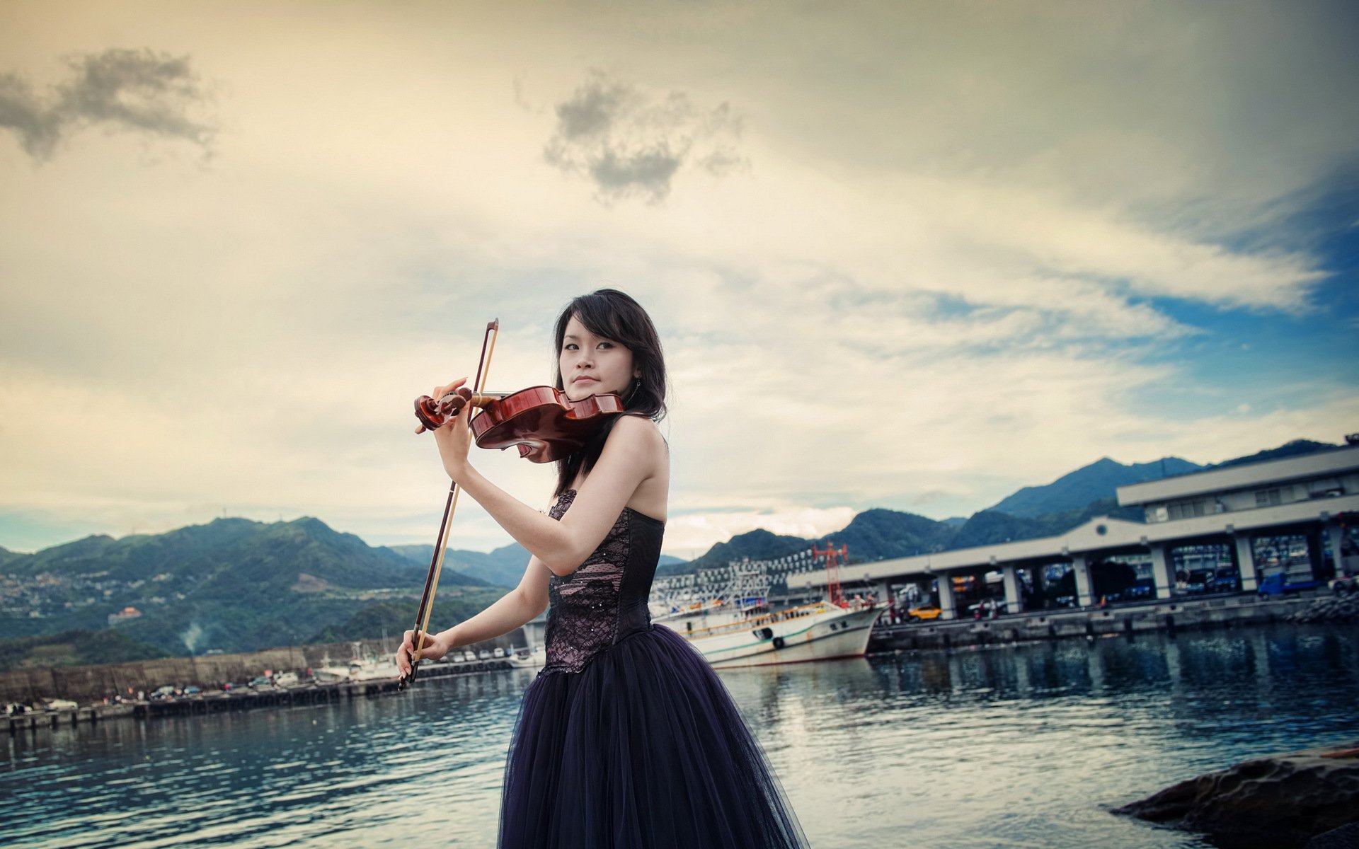 girl violin music