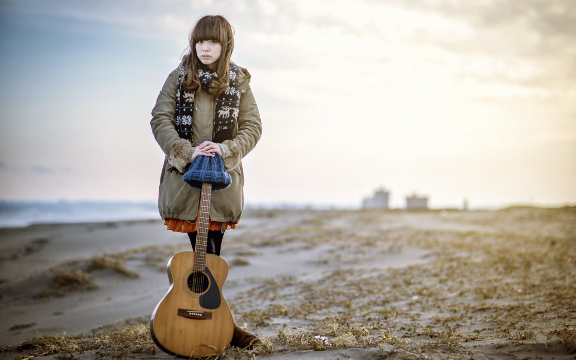 ragazza asiatica chitarra musica