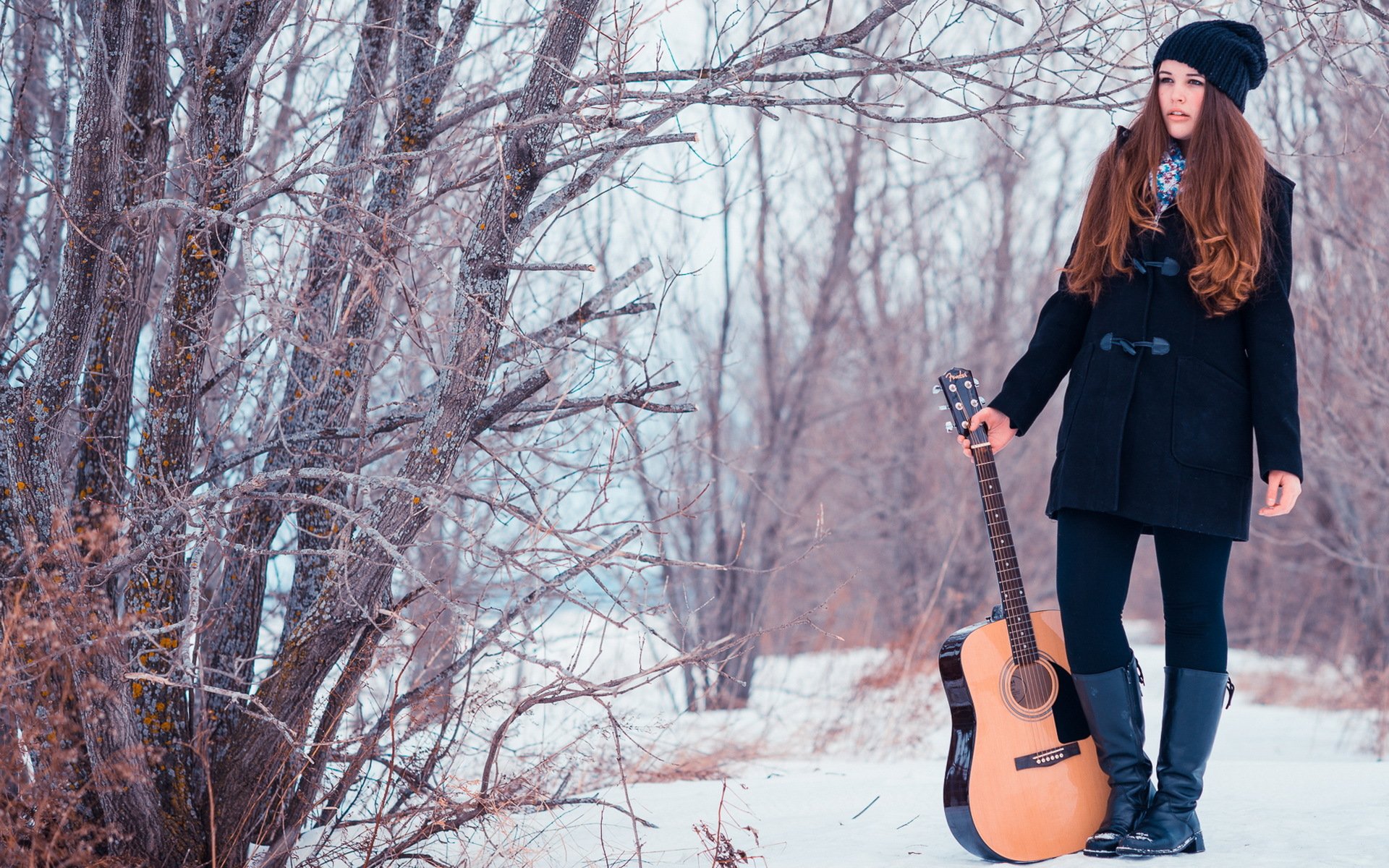 dziewczyna śnieg guitare