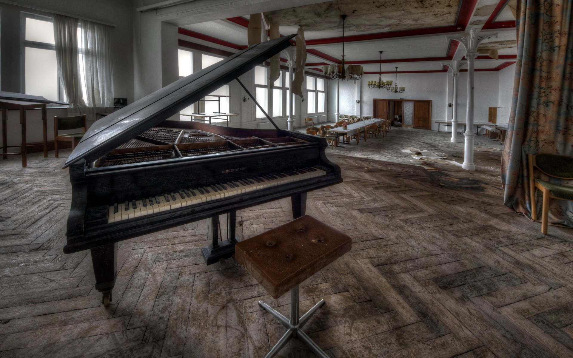 hotel schäfleshimmel piano abandonné rupture