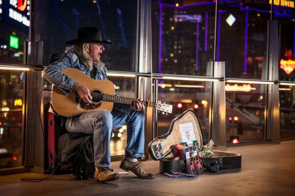 Street artist on the streets of Vegas