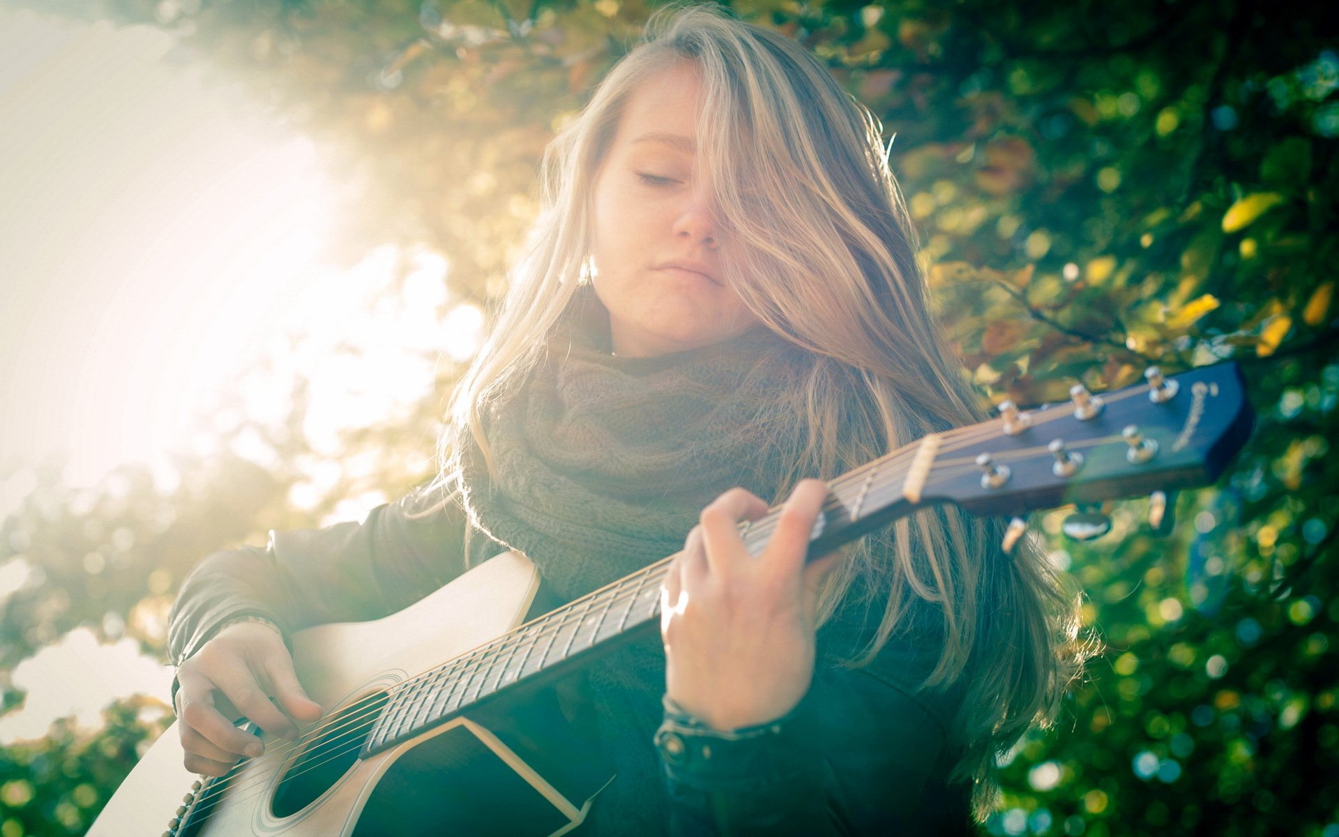 chica guitarra música