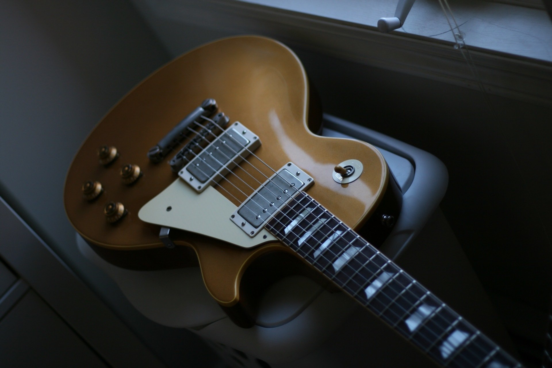 gibson guitarra electro mentiras cuerdas