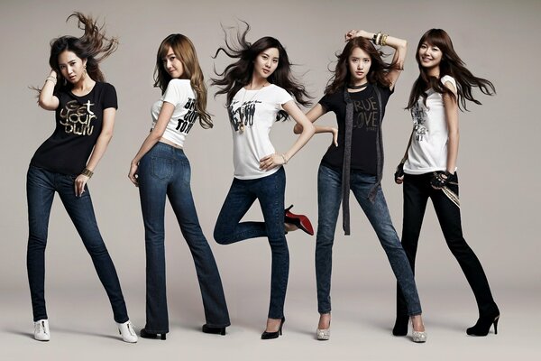 Девушки южной кореи в джинсах