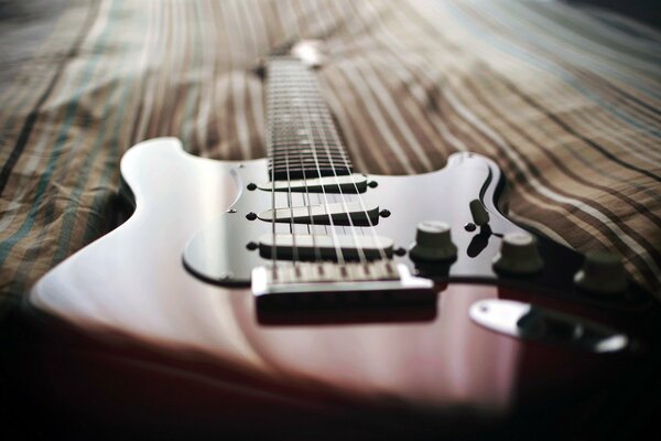 Photo of electric guitar strings