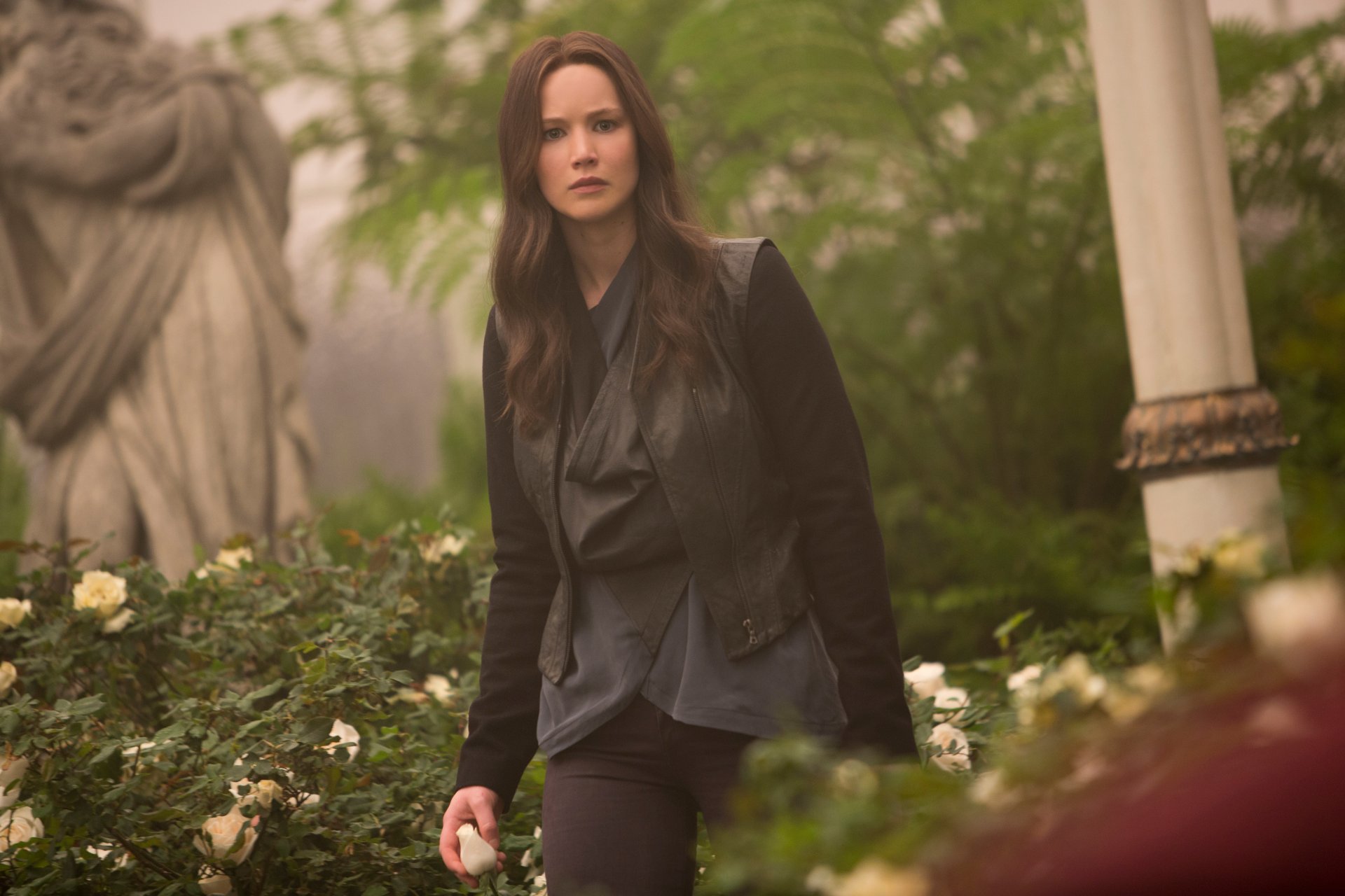 the hunger games: mockingjay the hunger games: mockingjay-parte 2 jennifer lawrence katniss everdeen