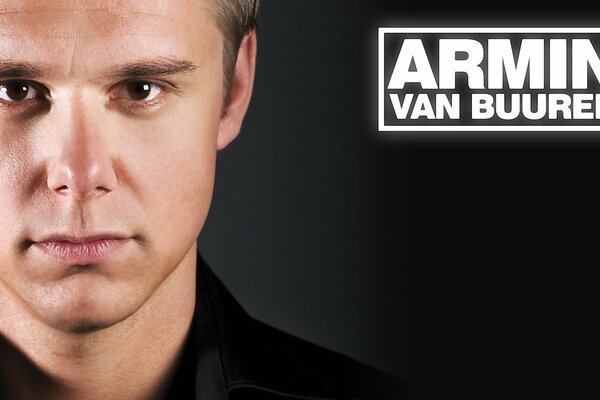 Foto ravvicinata del DJ Armin van Buuren