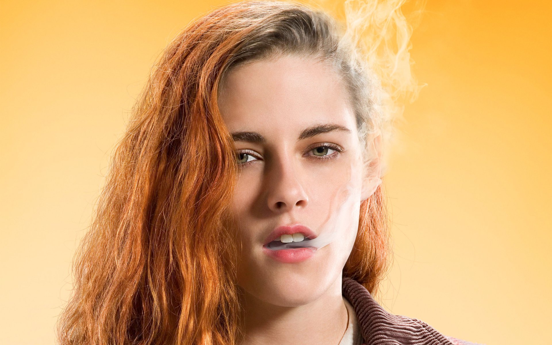 ultra-americani kristen stewart rossa viso fumo sfondo giallo