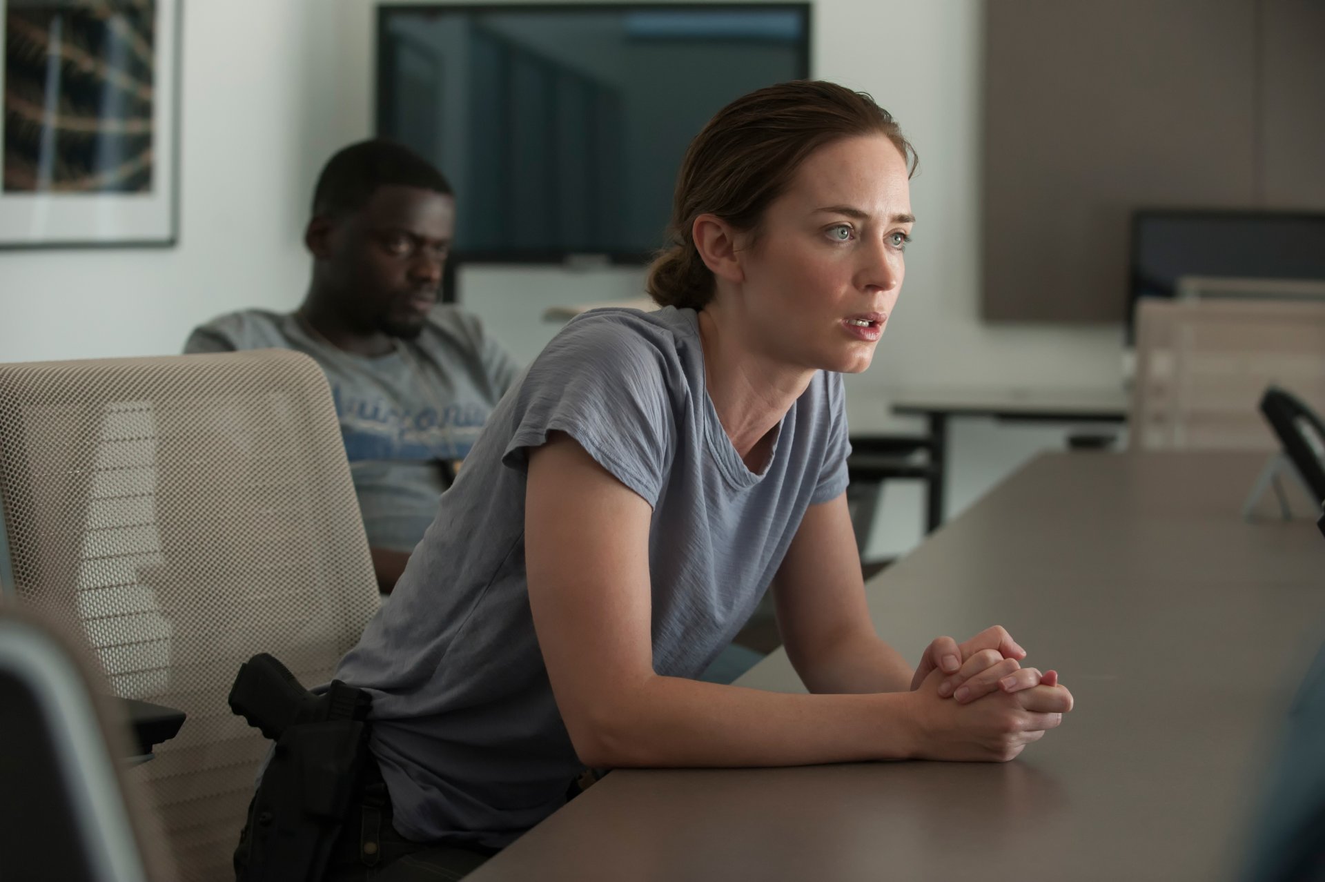 emily blunt in the film sicario mercenary