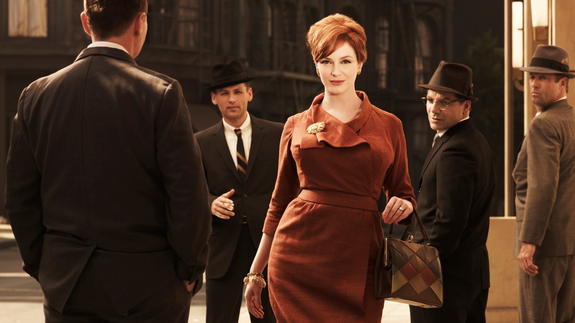 christina hendricks mad men tv-serie mad men joan harris frau straße männer