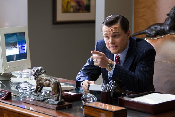 Fotograma de Leonardo de la película el lobo de Wall Street