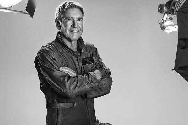 Harrison Ford en the Expendables 3 , como el baterista Max