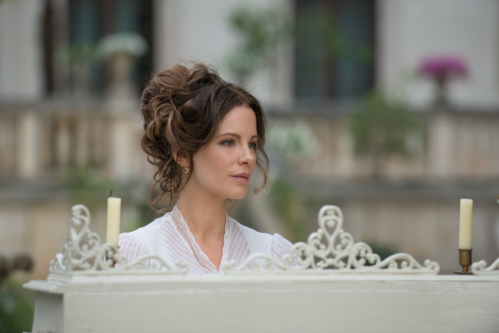 la demeure des damnés eliza graves kate beckinsale bougies bokeh