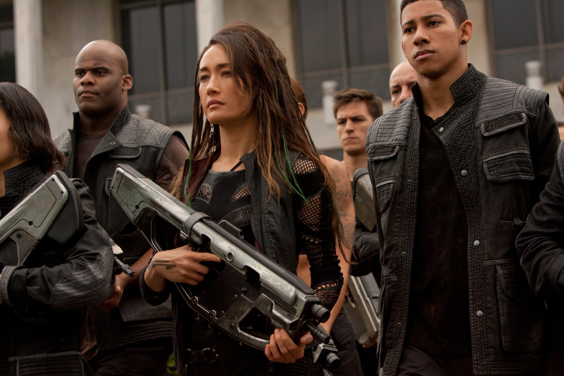 insurgent divergents chapter 2 : insurgents maggie q