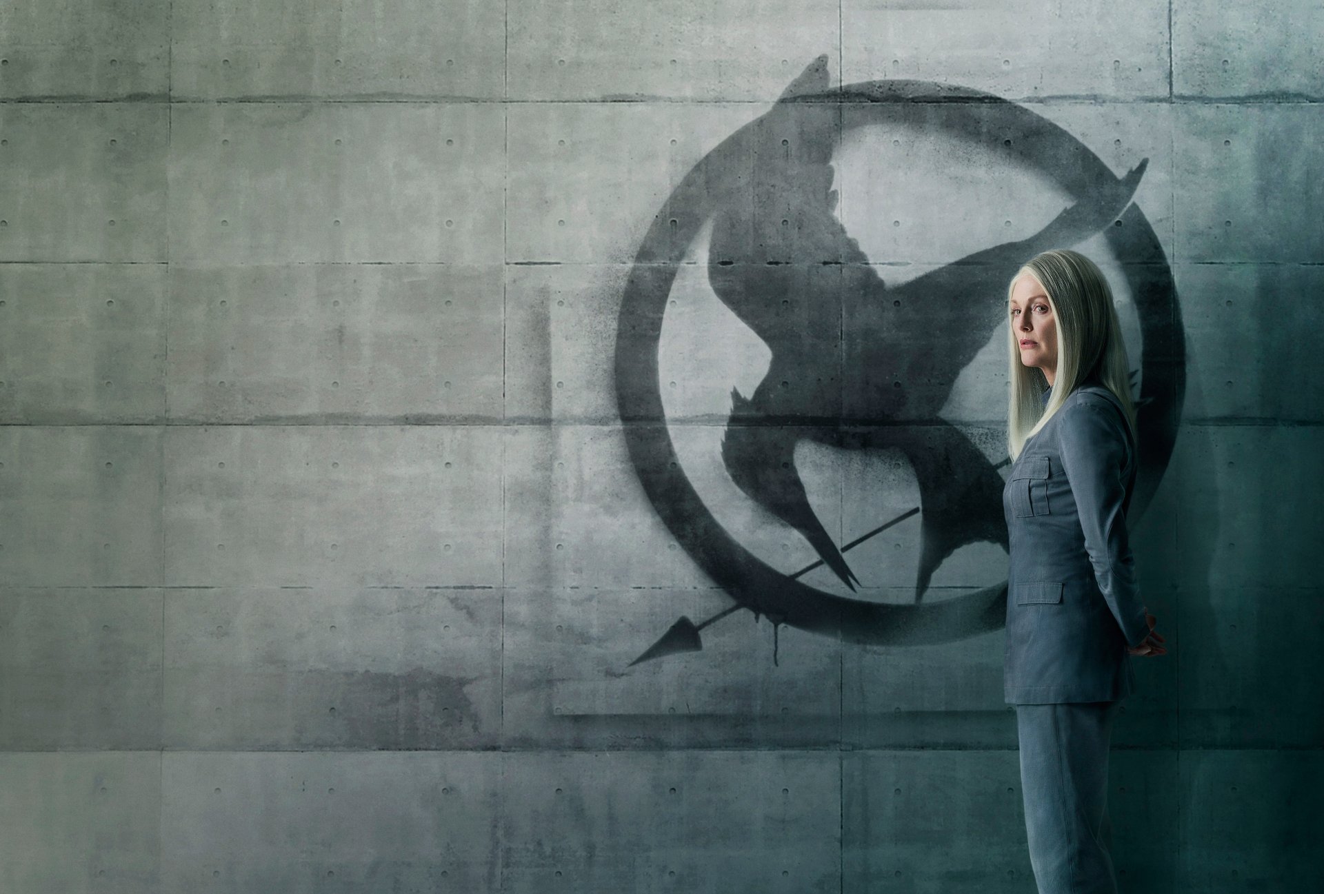 la ghiandaia mockingjay logo julianne moore