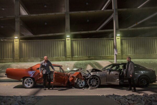 Image de l accident de Van diesel et Jason statem du film Fast and Furious 7
