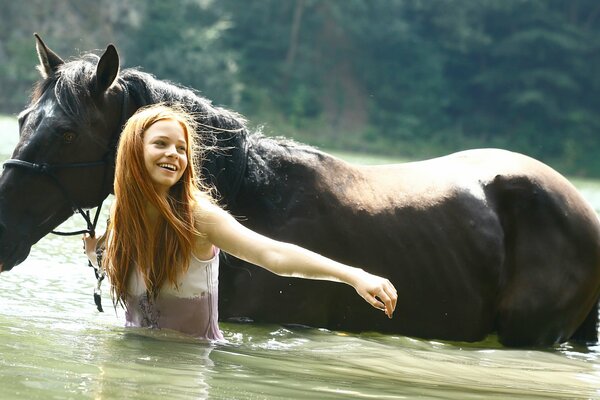 Solano. Chica con caballo