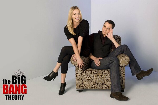 Acteurs de la sitcom The Big Bang Theory sur le fauteuil