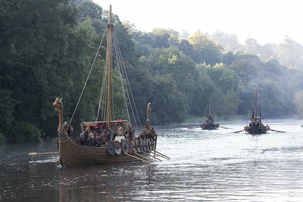 Fotograma de la serie Vikings. Drakkara