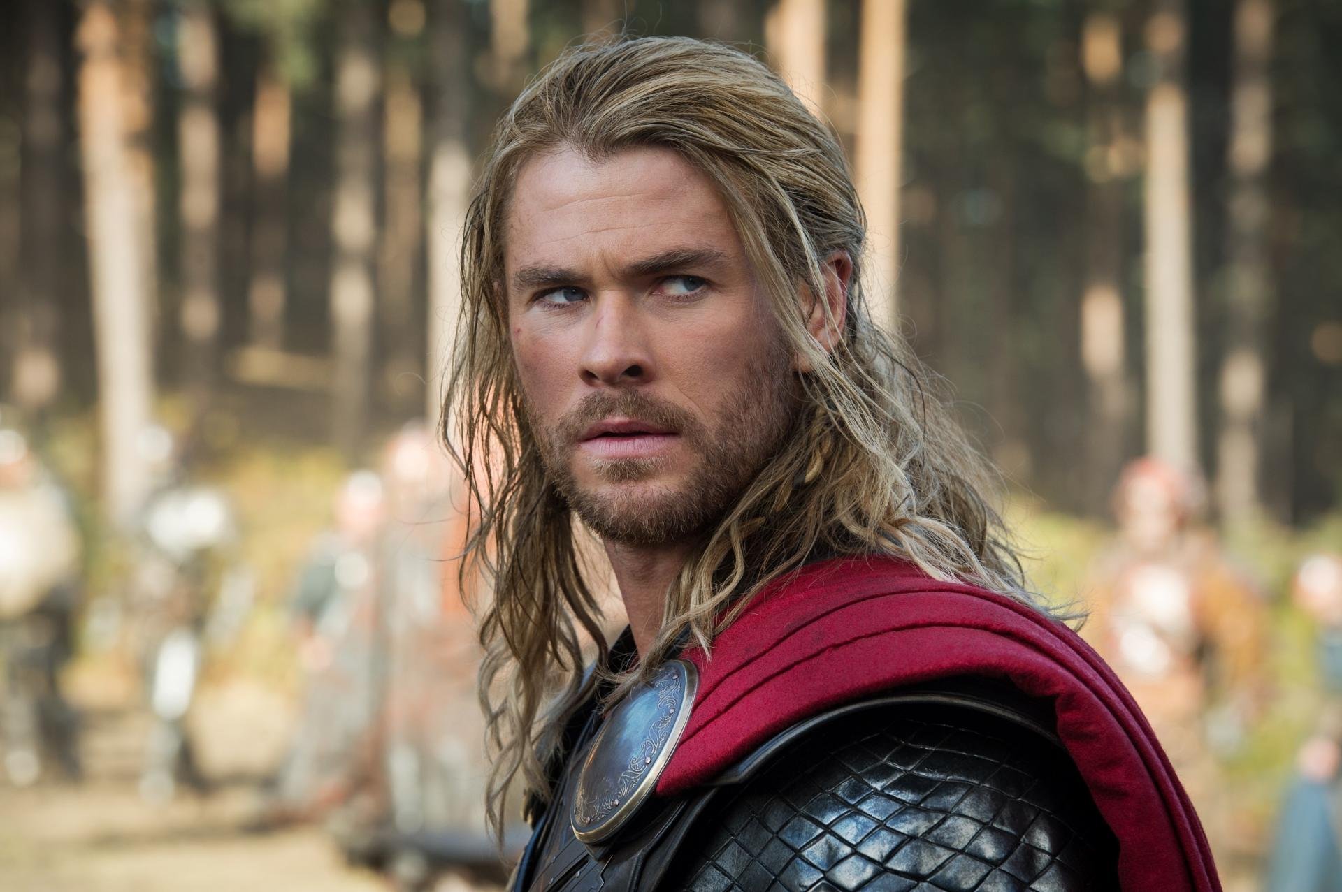 thor: mroczny świat chris hemsworth.chris hemsworth thor zbroja