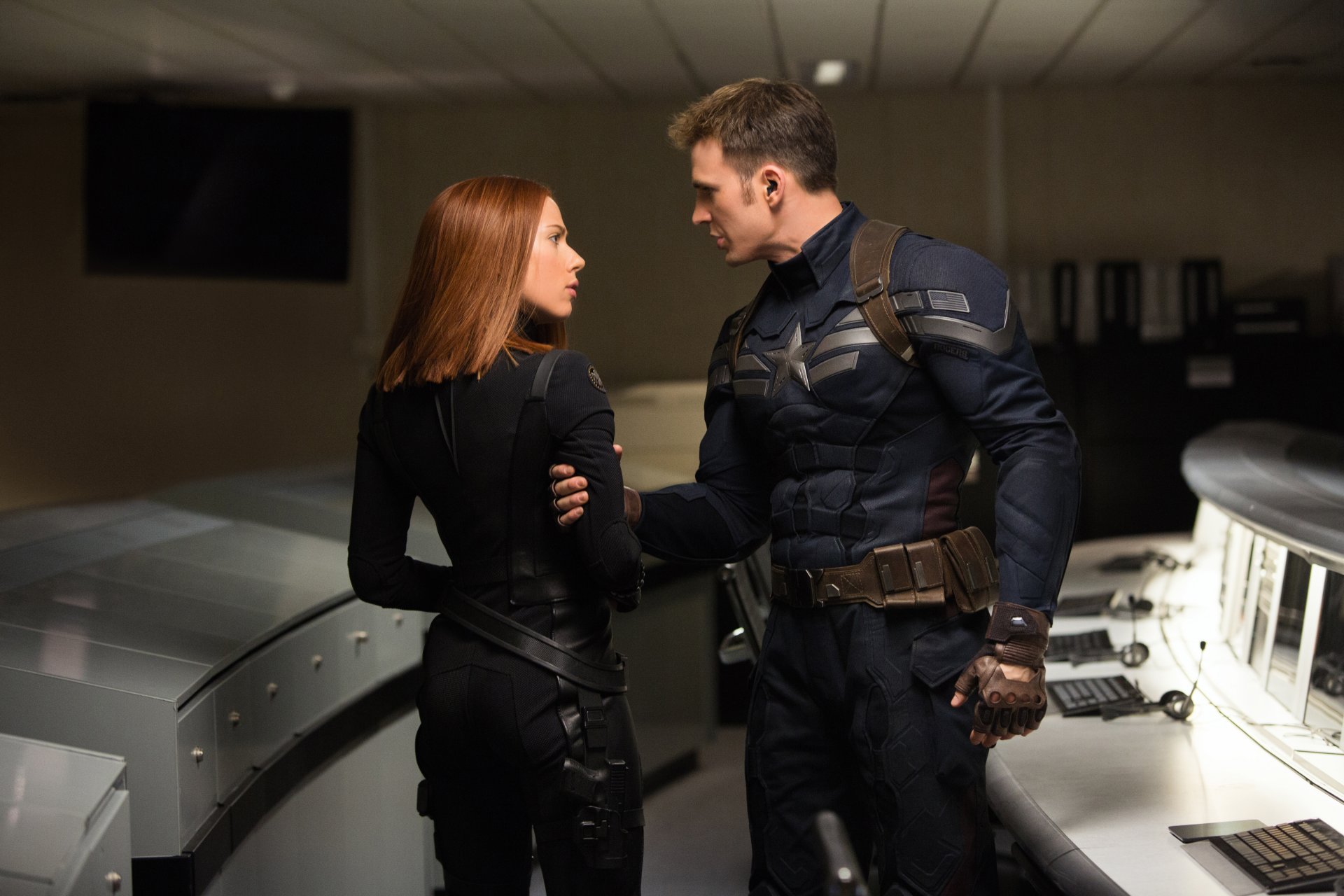 kapitan ameryka zimowy żołnierz kapitan ameryka 2 film 2014 scarlett johansson natasha romanoff czarna wdowa chris evans steve rogers akcja przygoda sci-fi fantasy marvel rozrywka człowiek dziewczyna zbroja czerwone włosy hd tapety