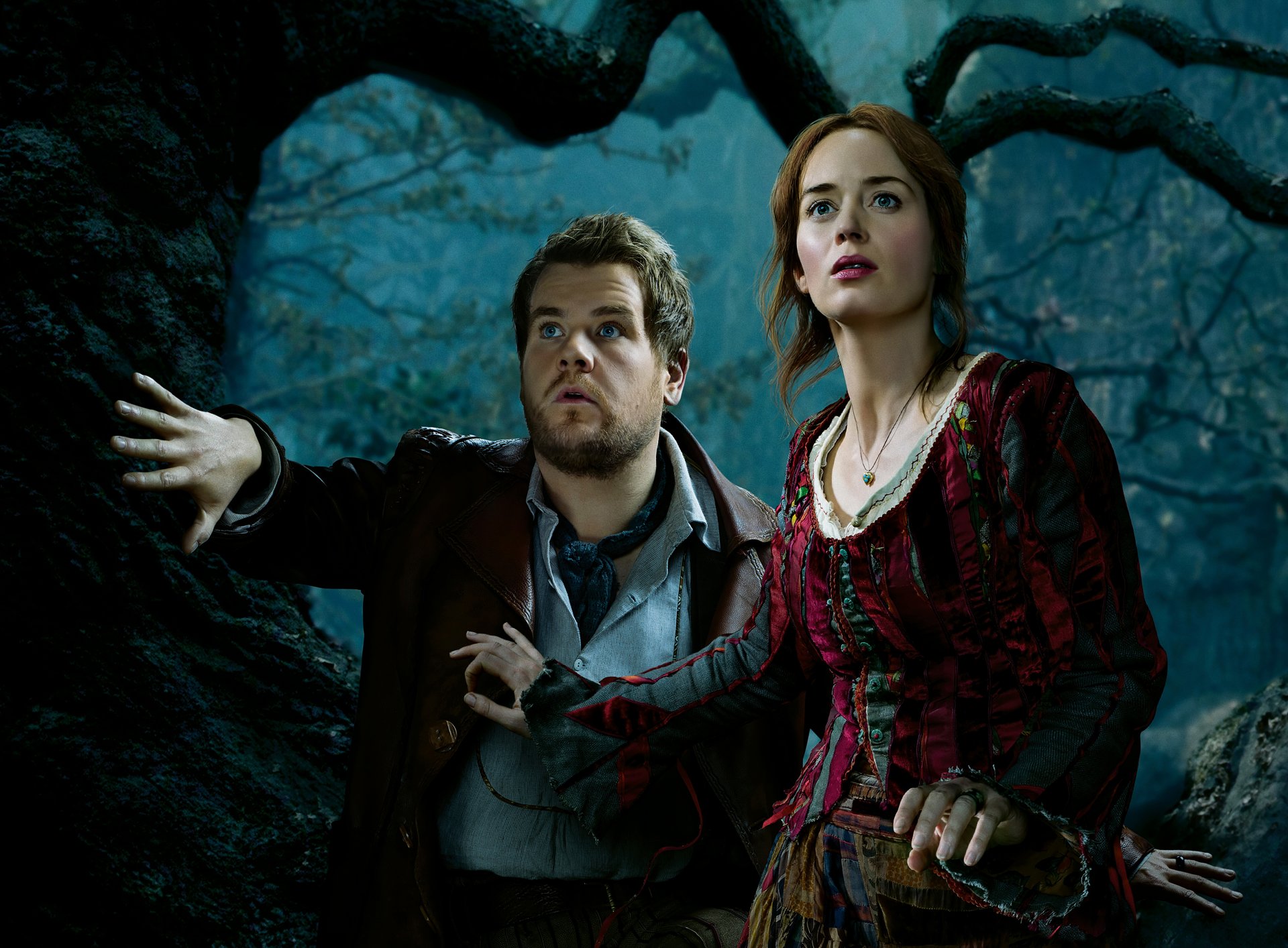 en el bosque cuanto más lejos en el bosque teme tus deseos musical fantasía emily blunt james corden