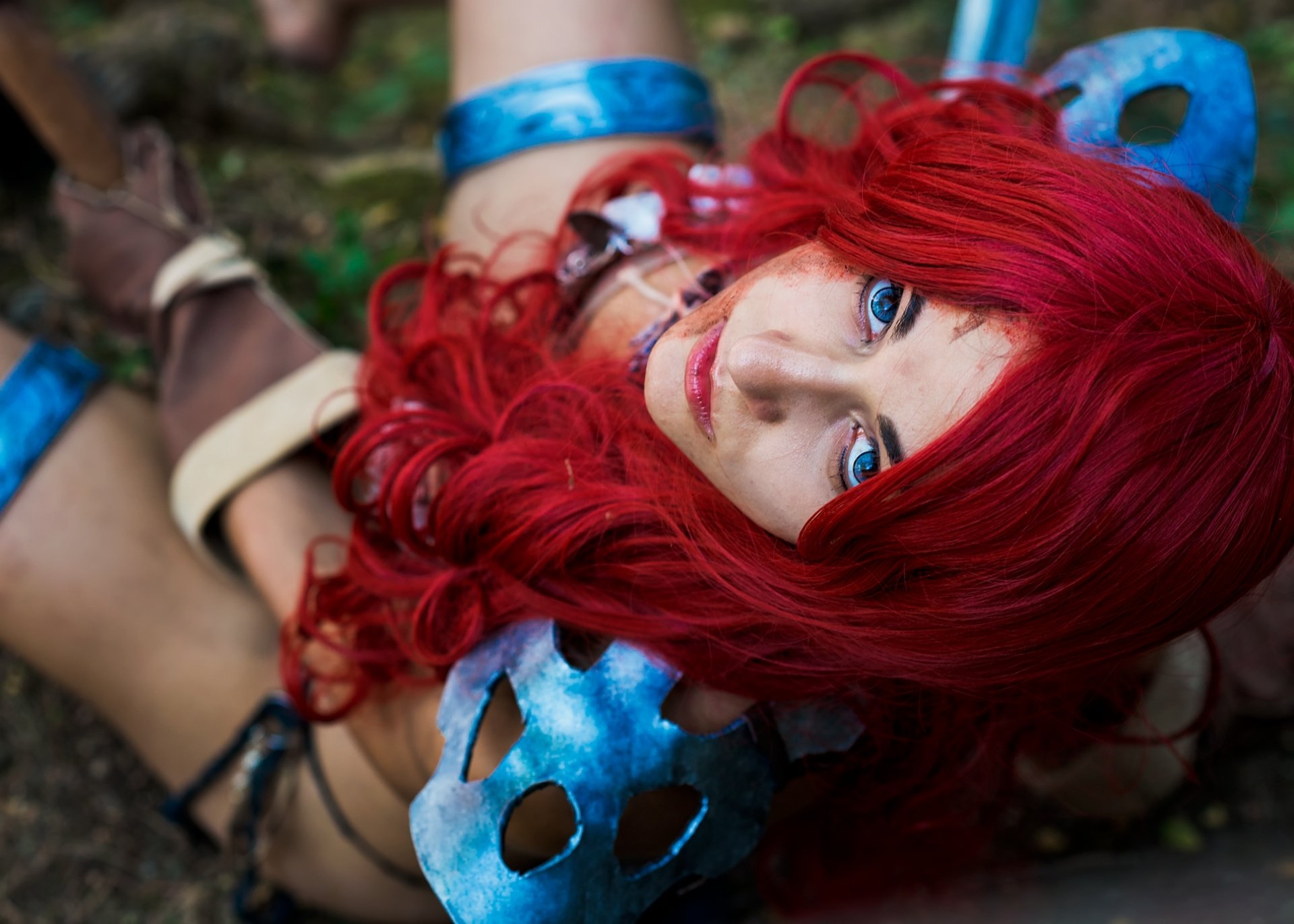 mädchen cosplay rothaarige sonia aussehen blaue augen haare rot