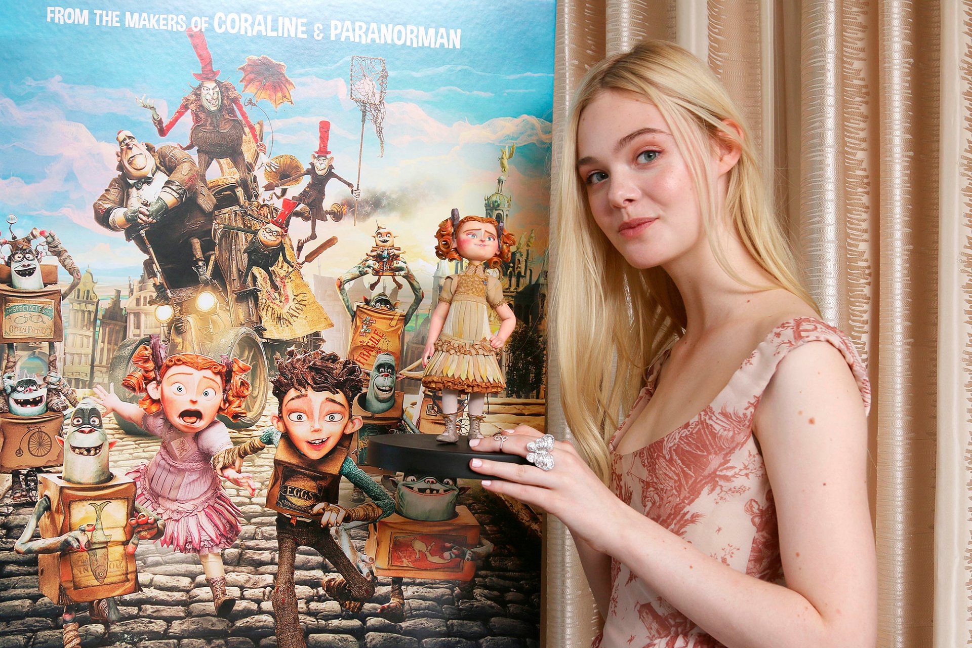 elle fanning ellie fanning conferencia de prensa familia de monstruos