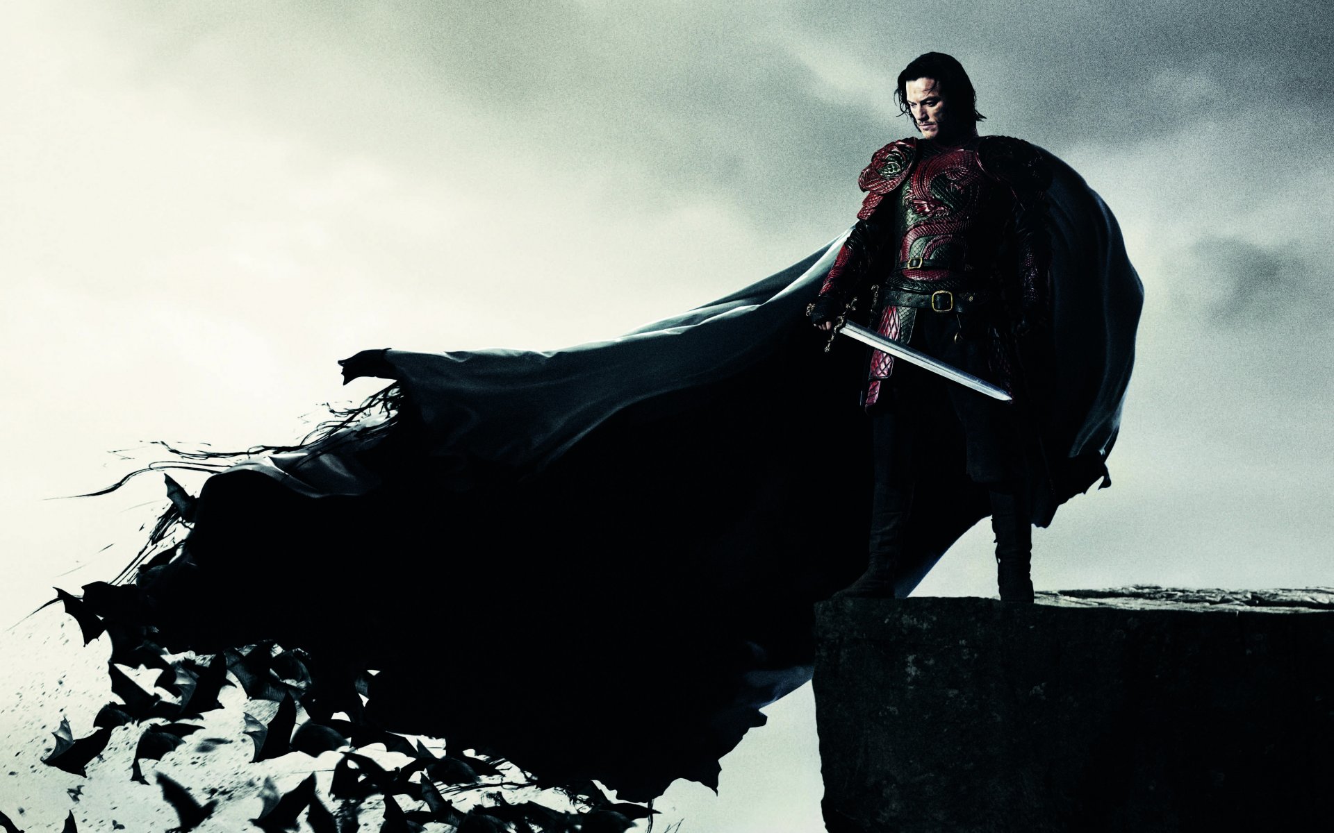 dracula dracula untold fantasia luke evans vlad vampiro spada armatura roccia pipistrelli