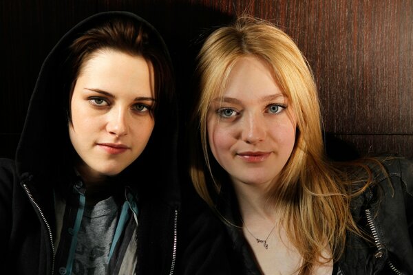 Kristen Stewart et Dakota Fanning sur la photo