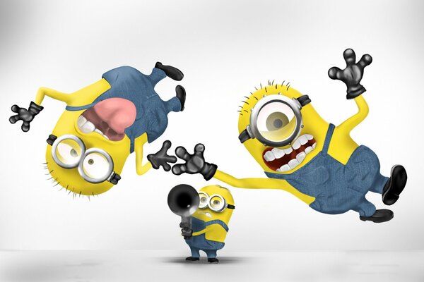 Divertidos minions sobre fondo blanco