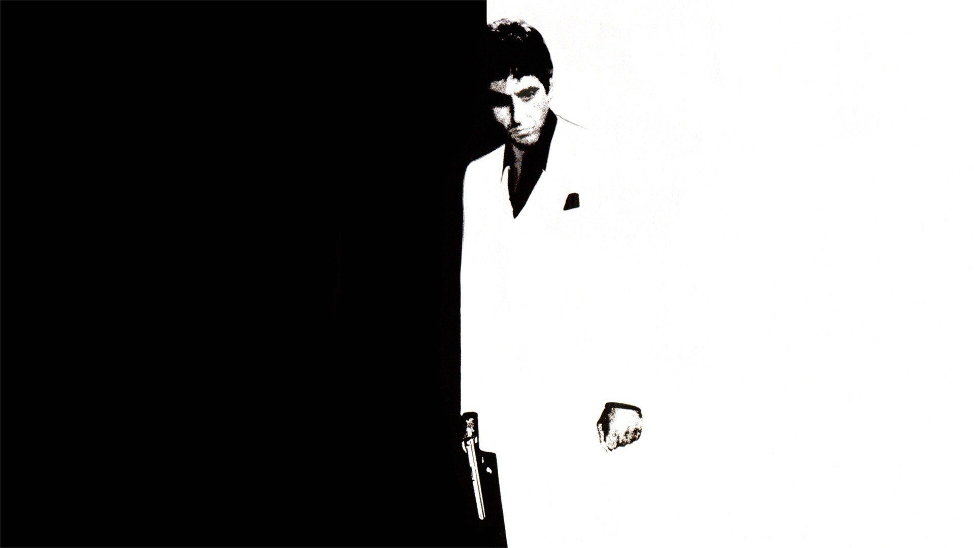 cara con cicatriz al pacino blanco y negro pistola