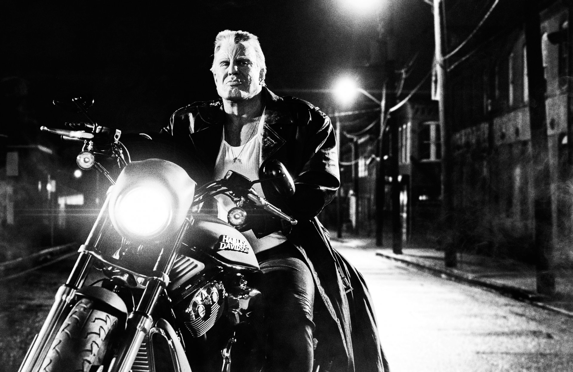 sin city: a dame to kill for kobieta dla której warto zabijać mickey rourke marv