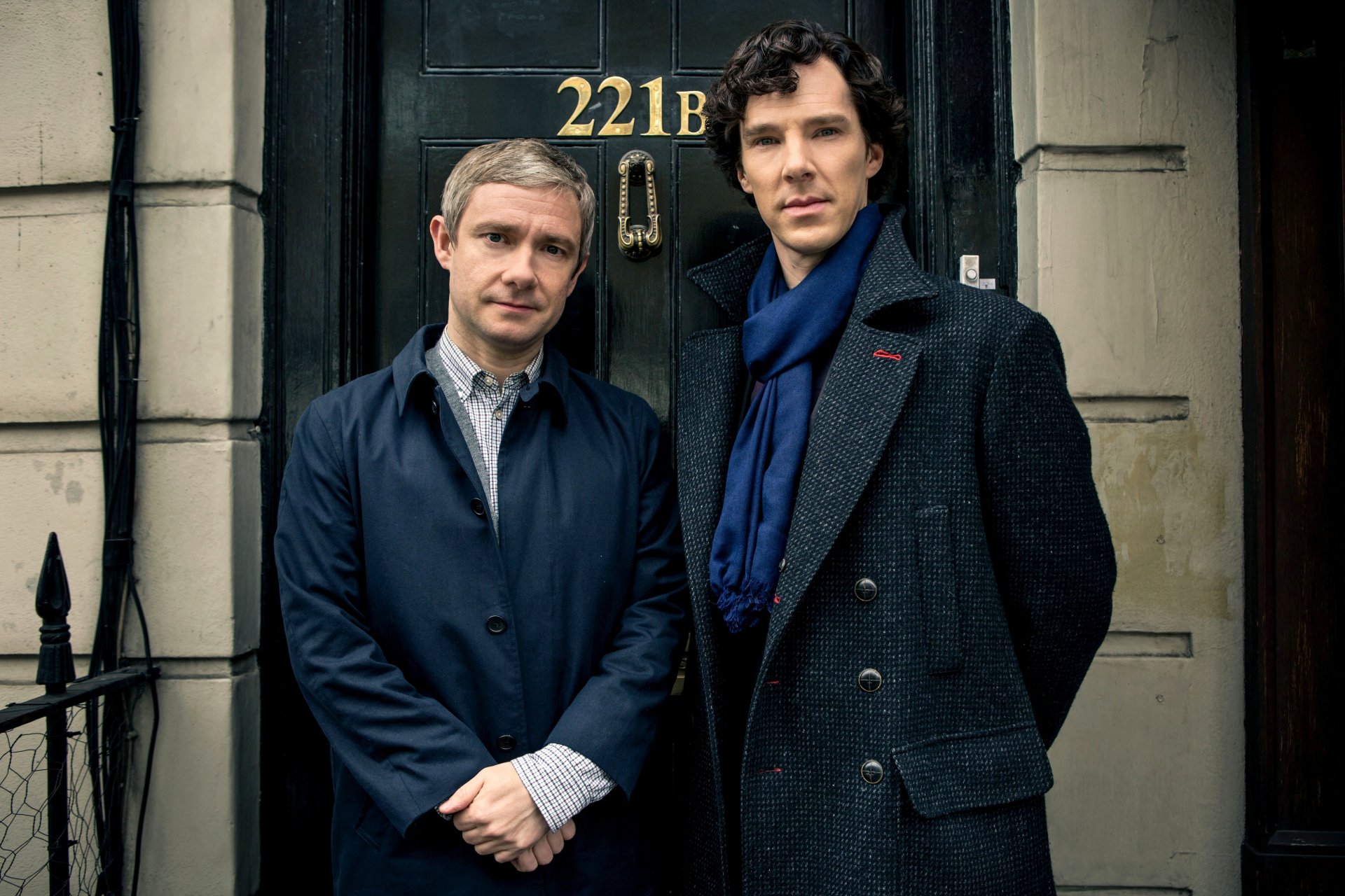 sherlock staffel 3 bbc one sherlock holmes dr. john watson dr. watson schauspieler männer benedict cumberbatch martin freeman tür 221b baker street