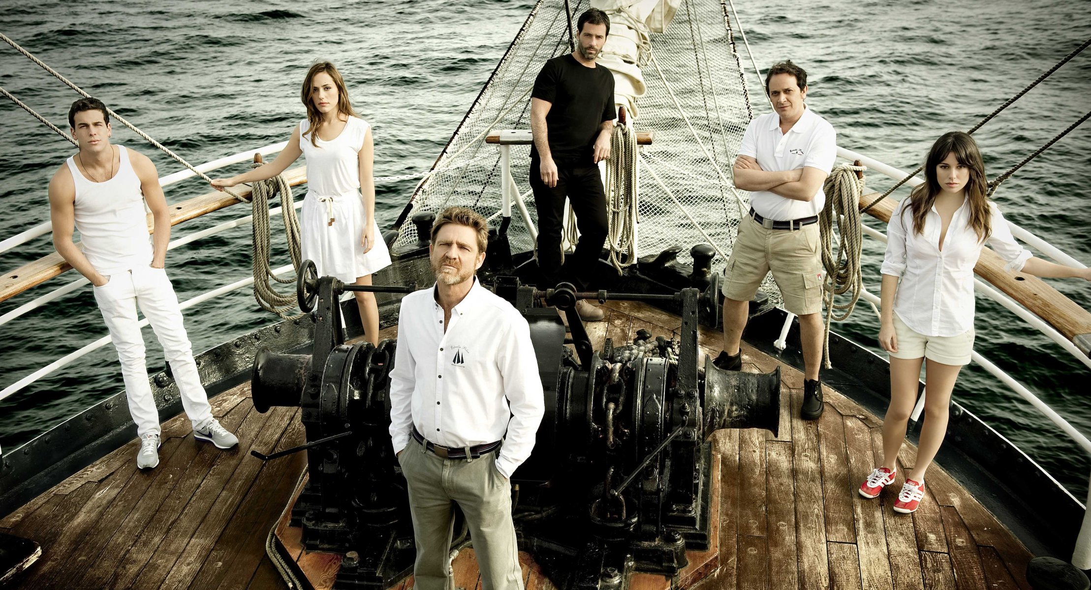 el barco arca juanjo artero casas irene montalà juan pablo schuk luis callejo blanca suárez serie de televisión españa