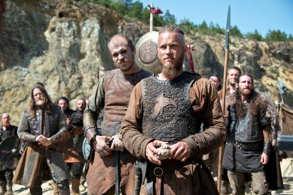 El gran Ragnar Lothbrok y Floki de los Vikingos