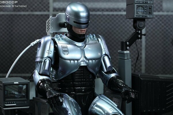 RoboCop policier. Cyborg en charge