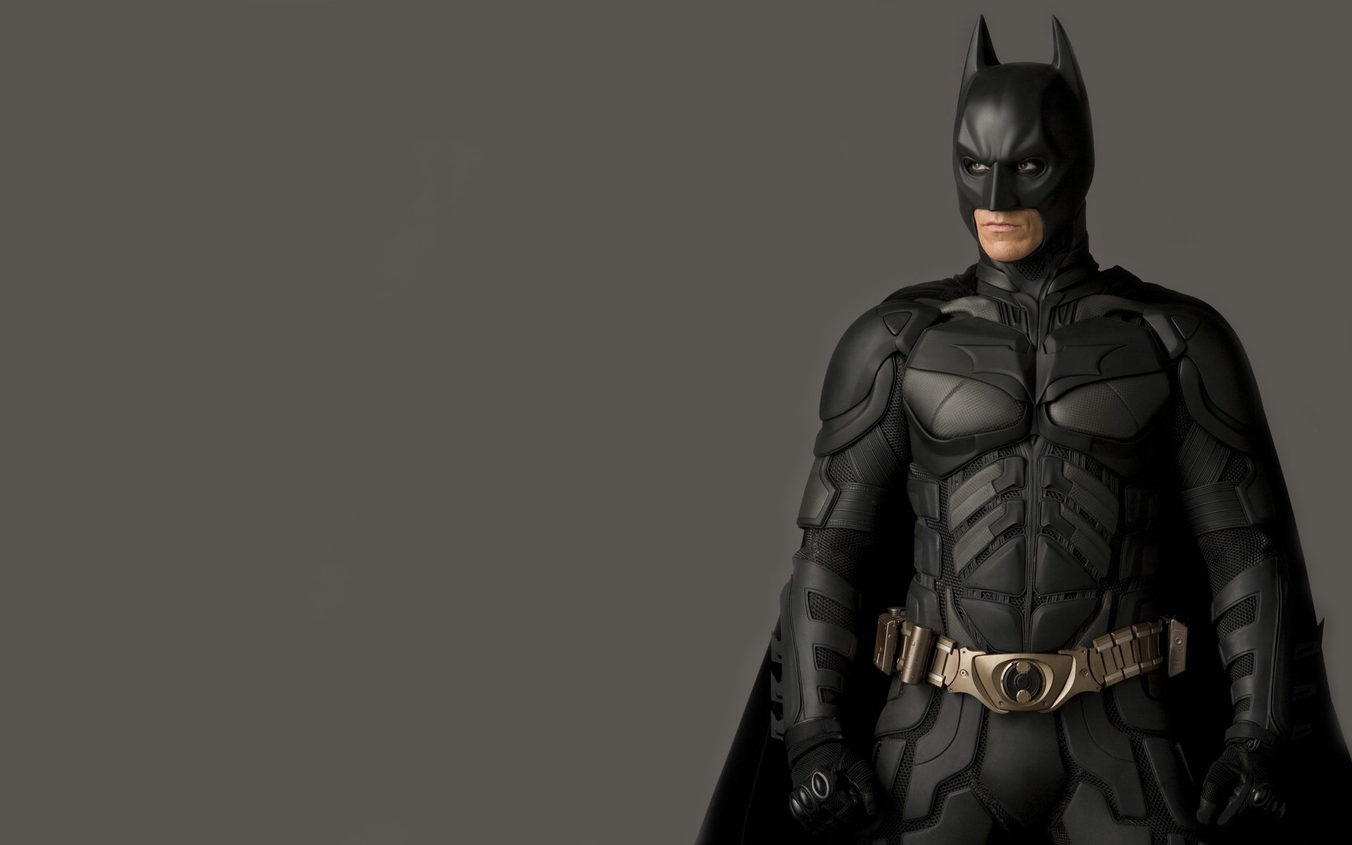 chevalier noir batman costume sombre