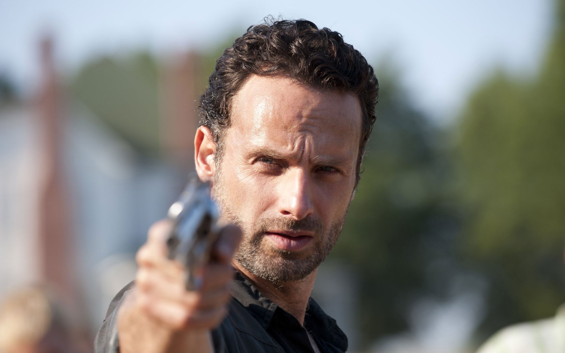 the walking dead the walking dead série tv zombie rick grimes andrew lincoln pistolet arrière-plan