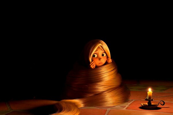 Petite Rapunzel dans l obscurité à la bougie