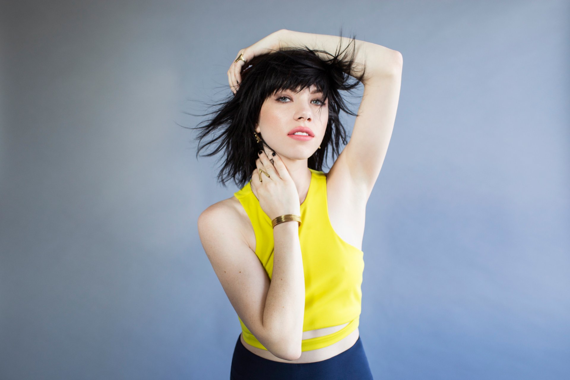 carly rae jepsen carly rae jepsen kanadyjska piosenkarka brunetka fryzura makijaż poza sesja zdjęciowa the huffington post 2015