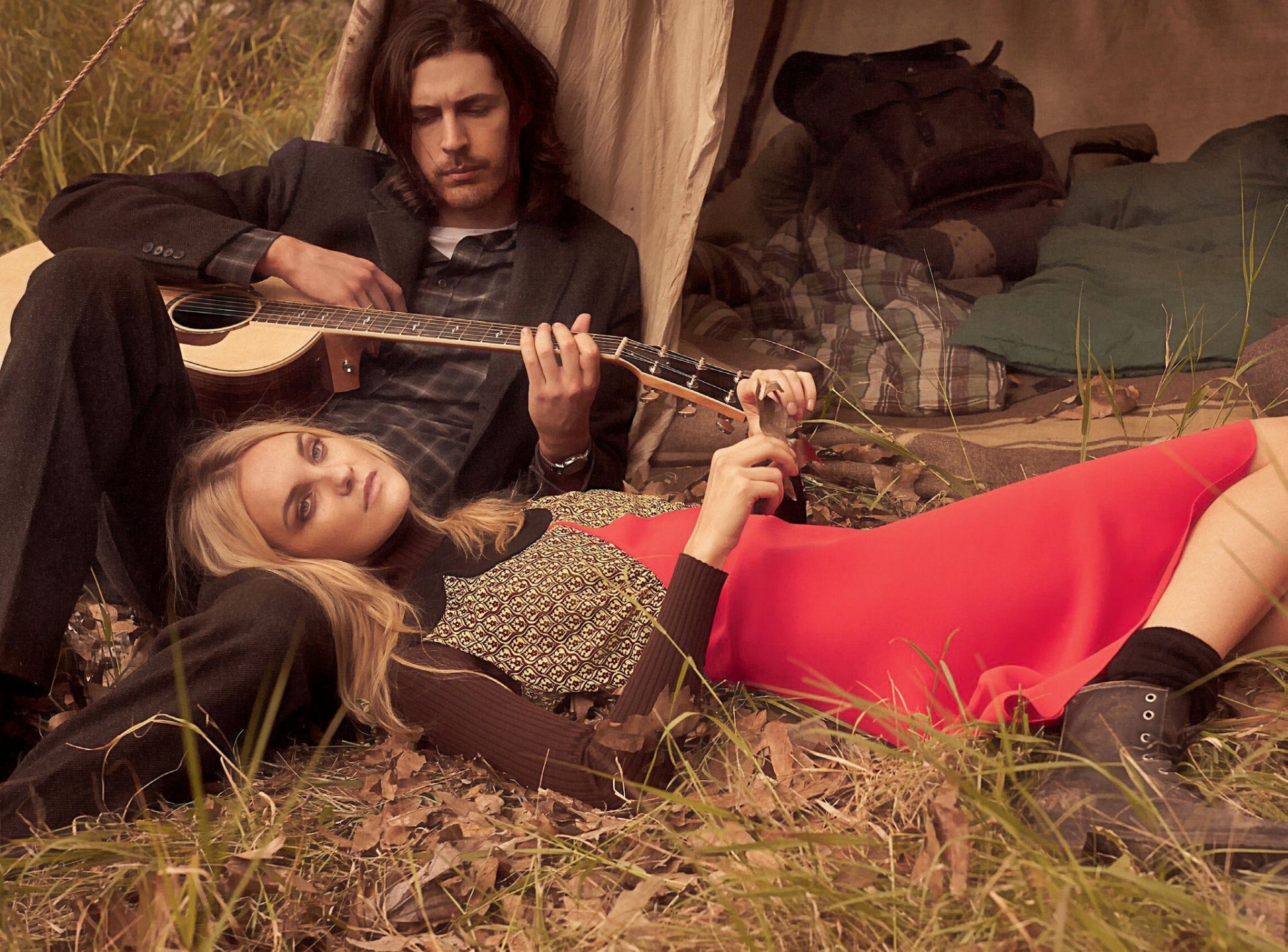 hozier caroline trentini musician model guitars mood