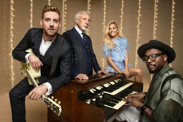 Will. i. am, Tom Jones, Ricky Wilson, Rita Ora bei der Stimme 2015