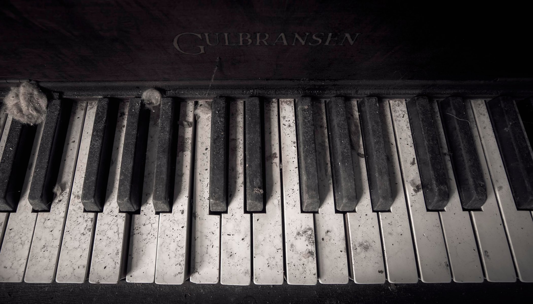 gulbransen piano key dust