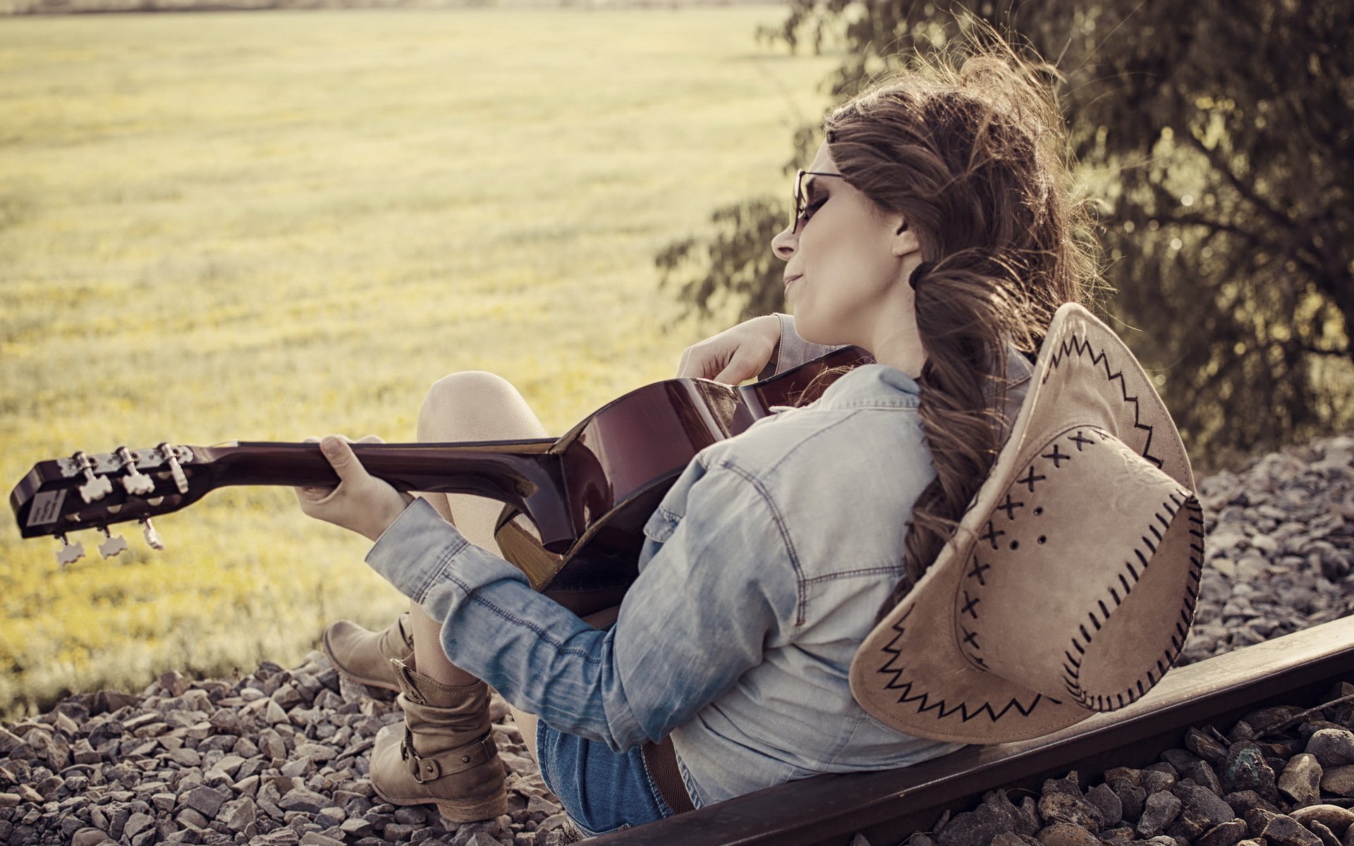 chica guitarra música