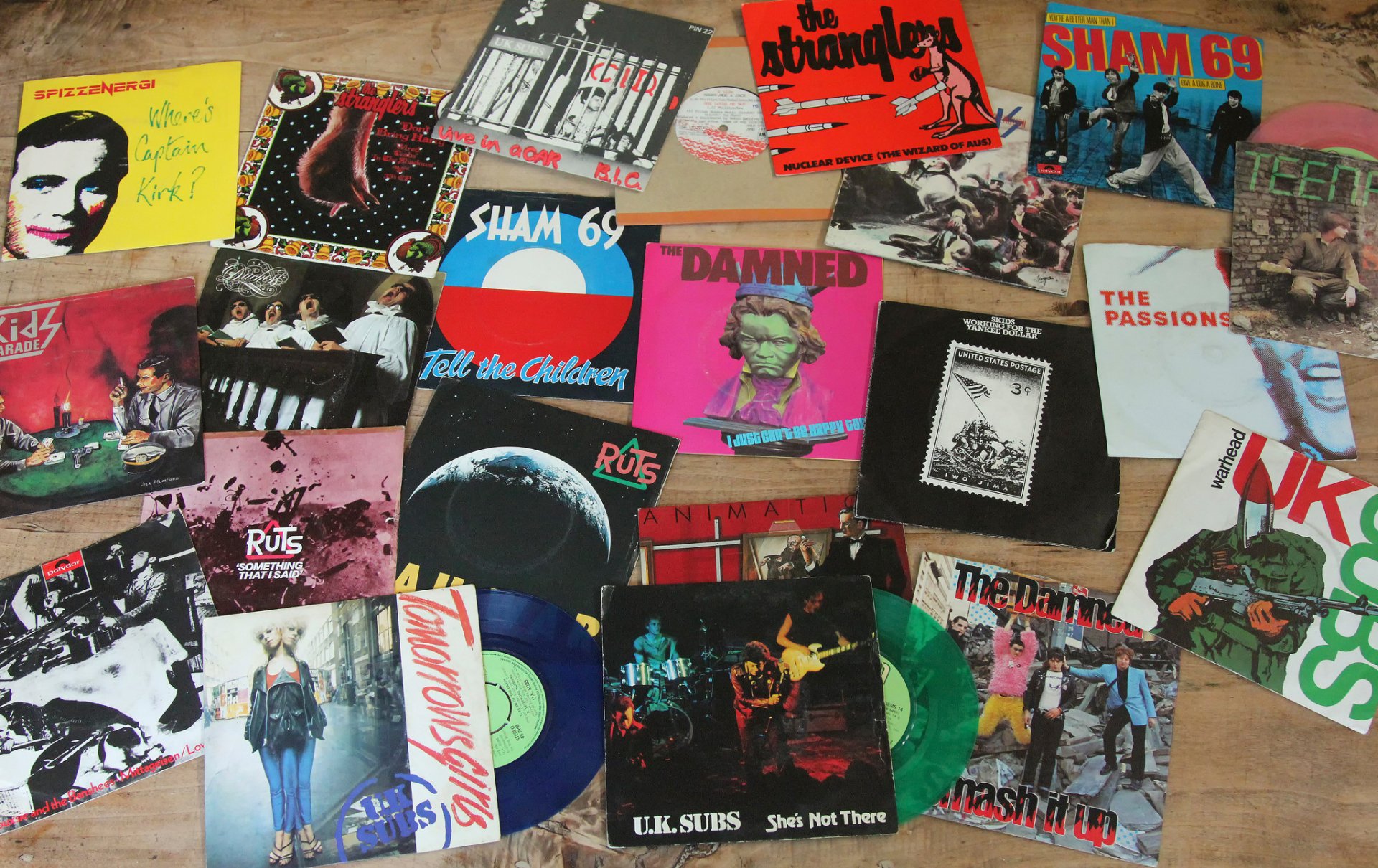 colección punk discos vinilo retro