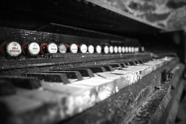 Vintage organ close-up