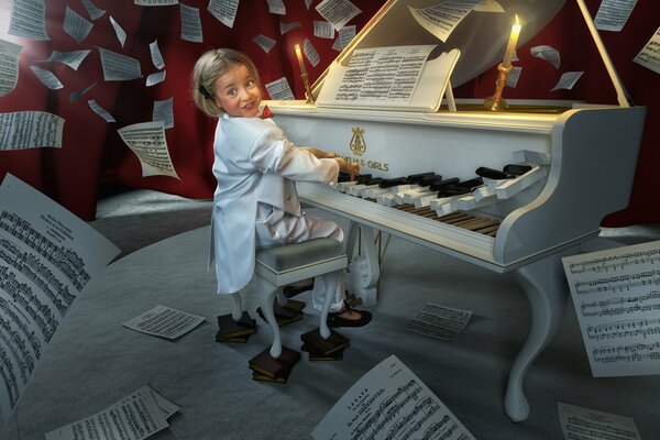 Kleines Mädchen am Klavier