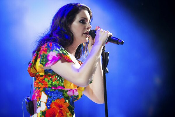 Lana Del Rey sings songs from the latest album at the concert